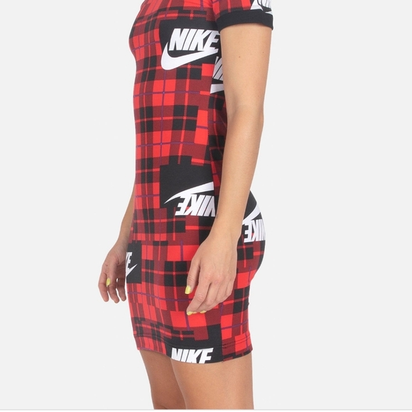 BNWT red plaid Nike dress. Buffalo plaid - Picture 3 of 6